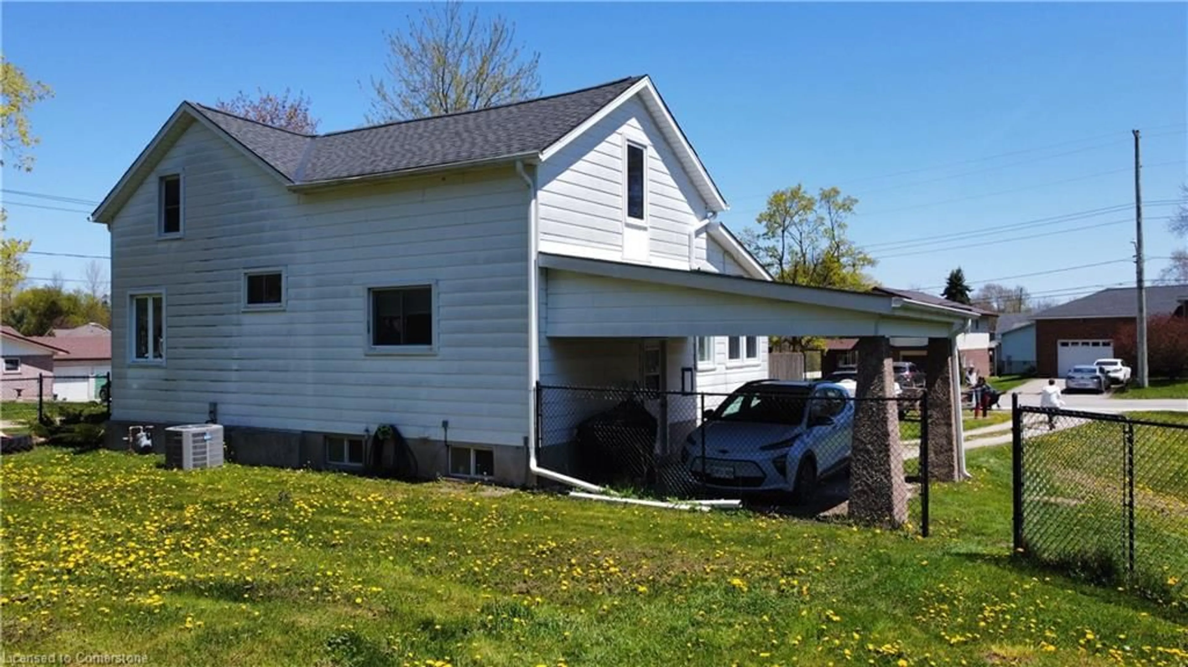 Indoor garage for 270 Dufferin St St, Palmerston Ontario N0G 2P0
