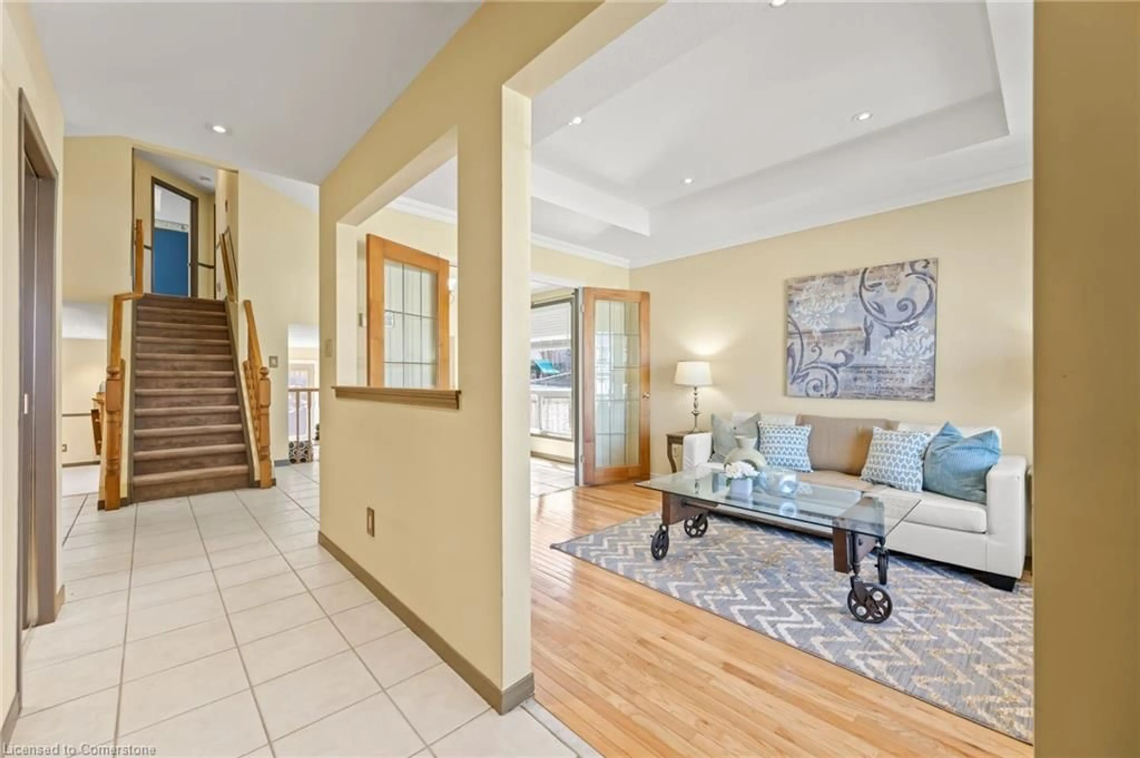 Indoor entryway for 15 Abbeywood Cres, Guelph Ontario N1K 1T9