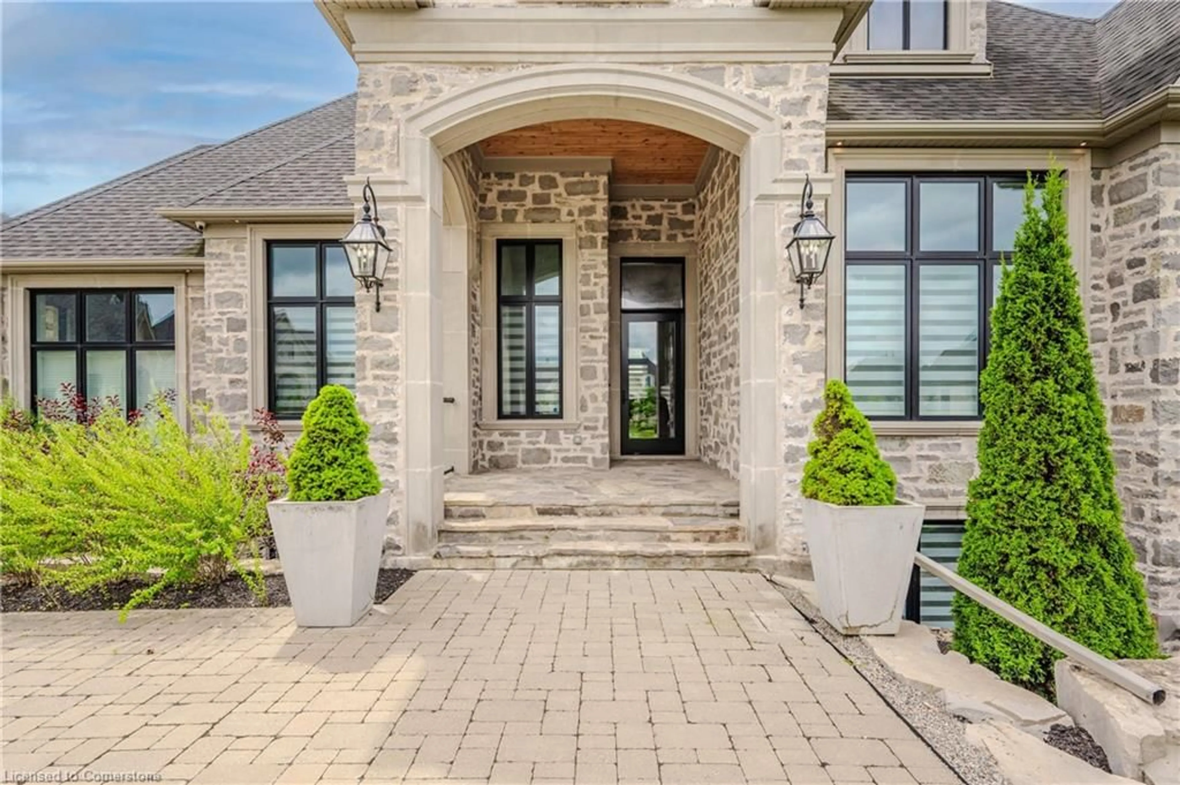 Home with brick exterior material, street for 31 Reid Crt, Puslinch Ontario N0B 2J0