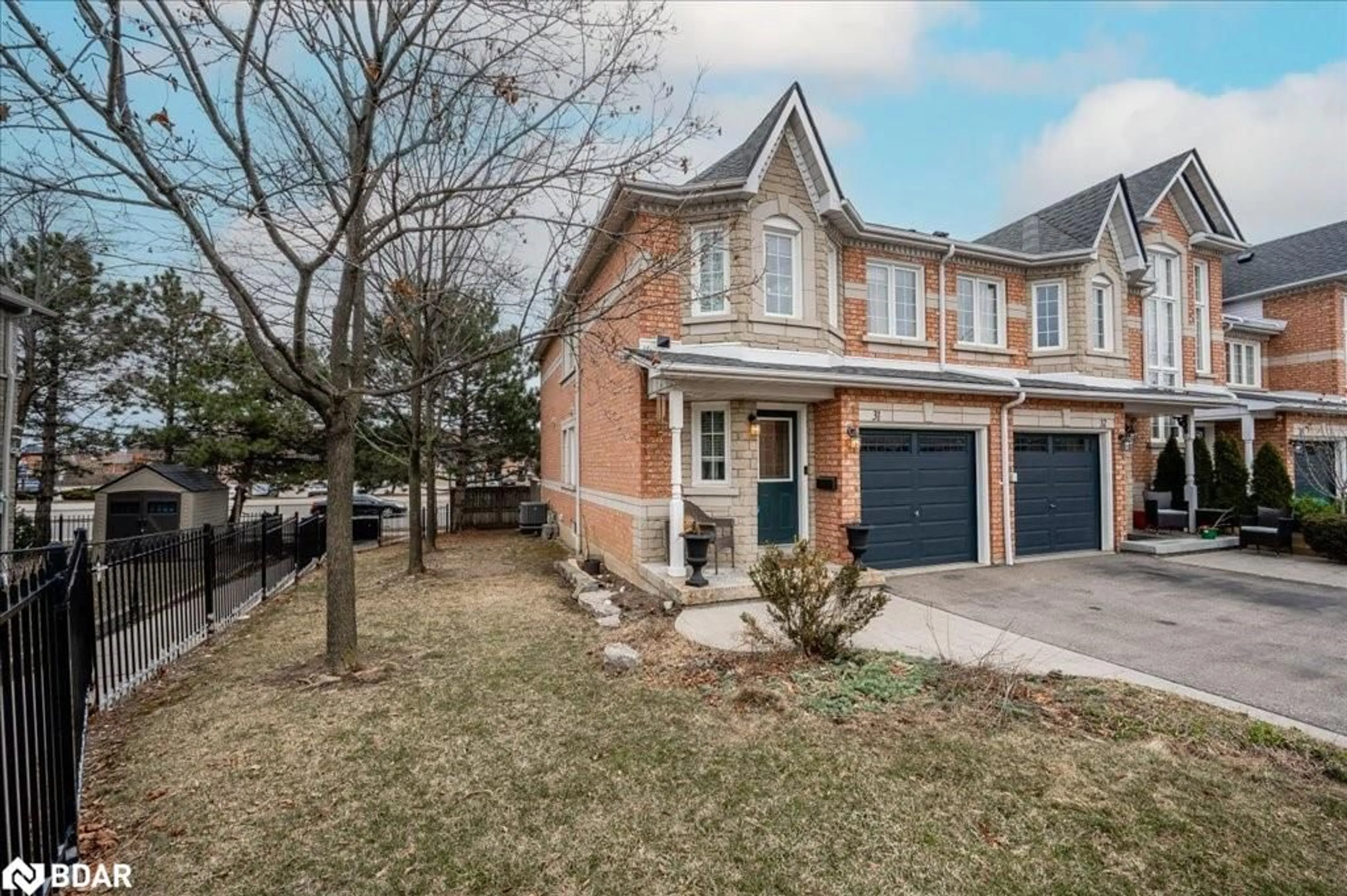 Home with brick exterior material, street for 455 Apache Crt #31, Mississauga Ontario L4Z 3W8