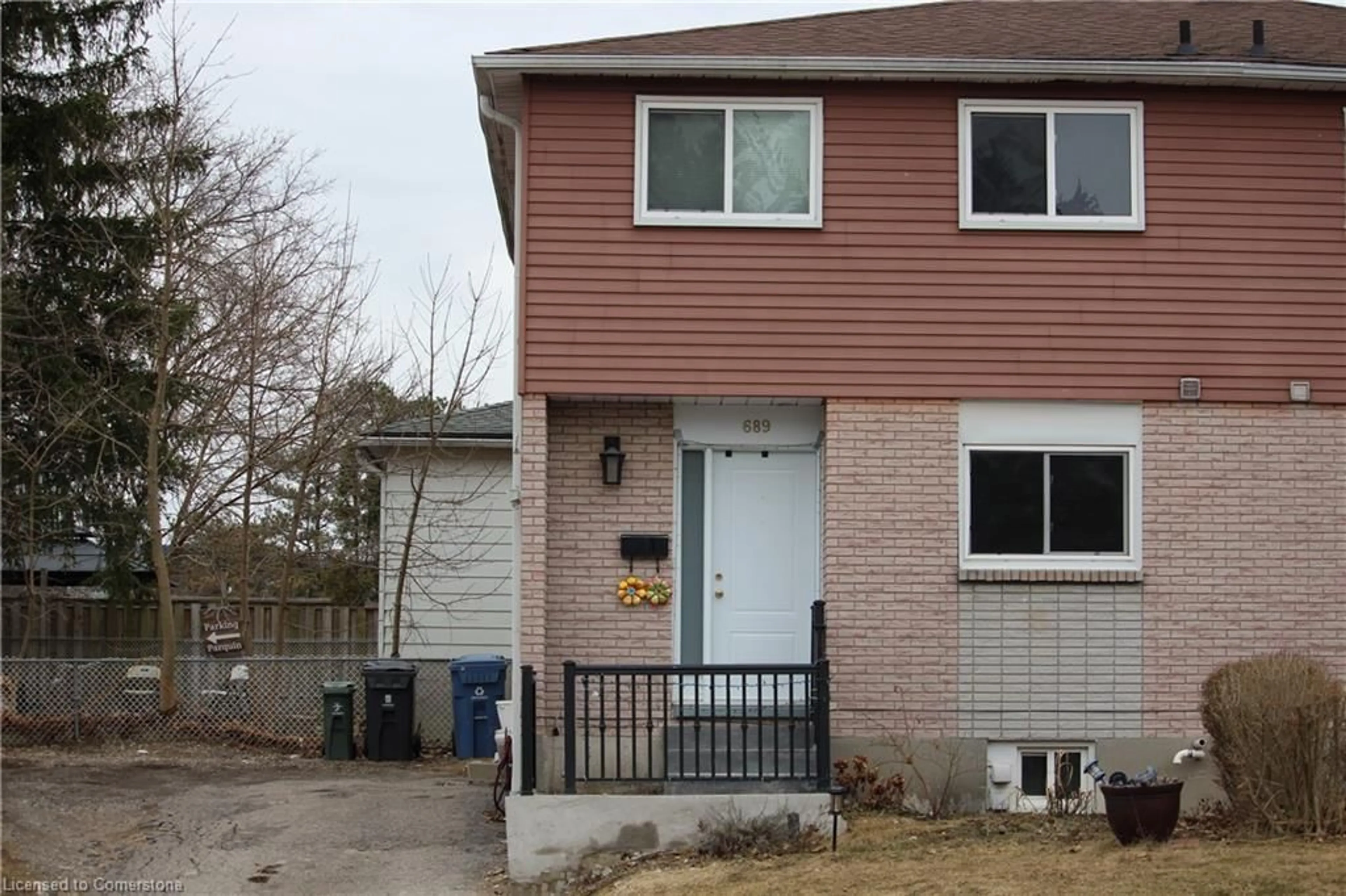 Unknown for 689 College Ave, Guelph Ontario N1G 2Y2