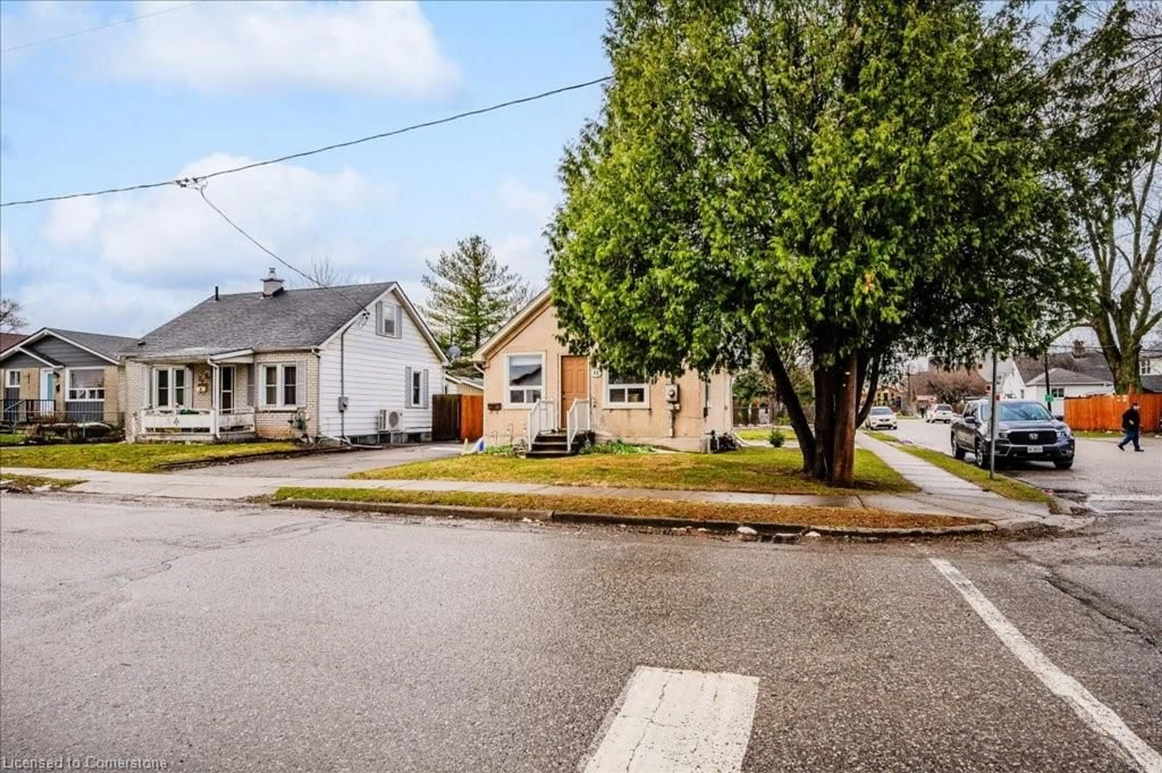 Unknown for 61 Elmwood Ave, Cambridge Ontario N1R 4Y3