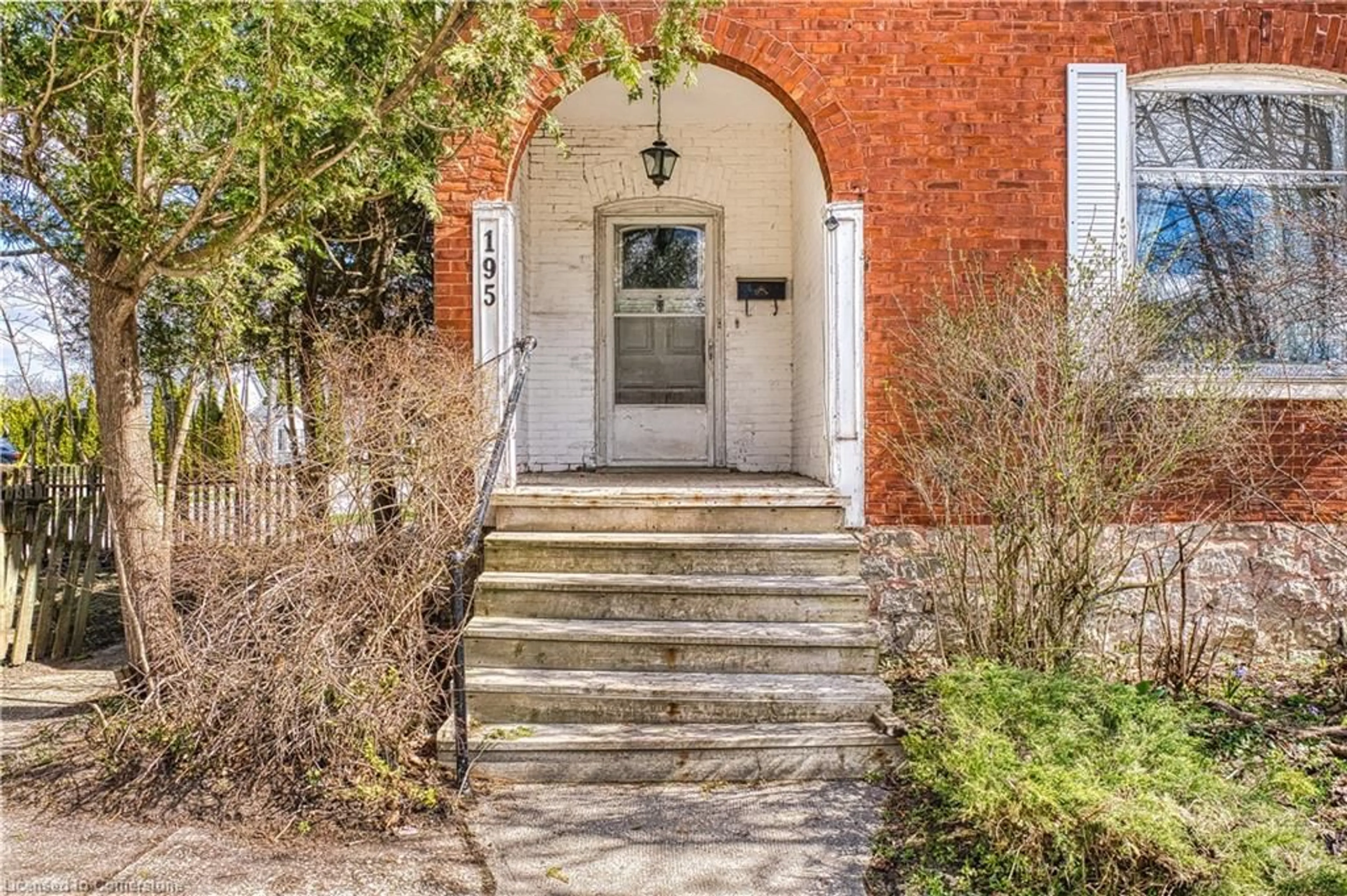 Unknown for 195 Campbell St, Listowel Ontario N4W 1H8