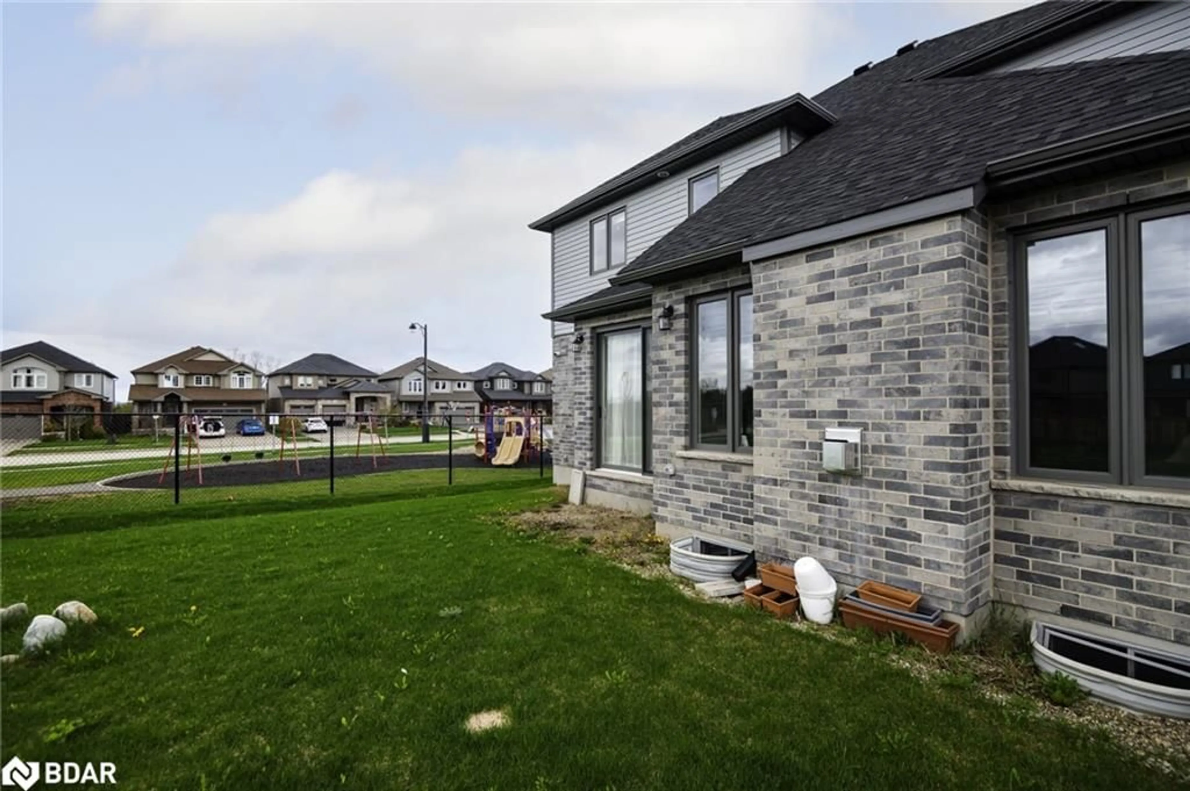 Unknown for 1 Grundy Cres, Grand Valley Ontario L9W 7S7