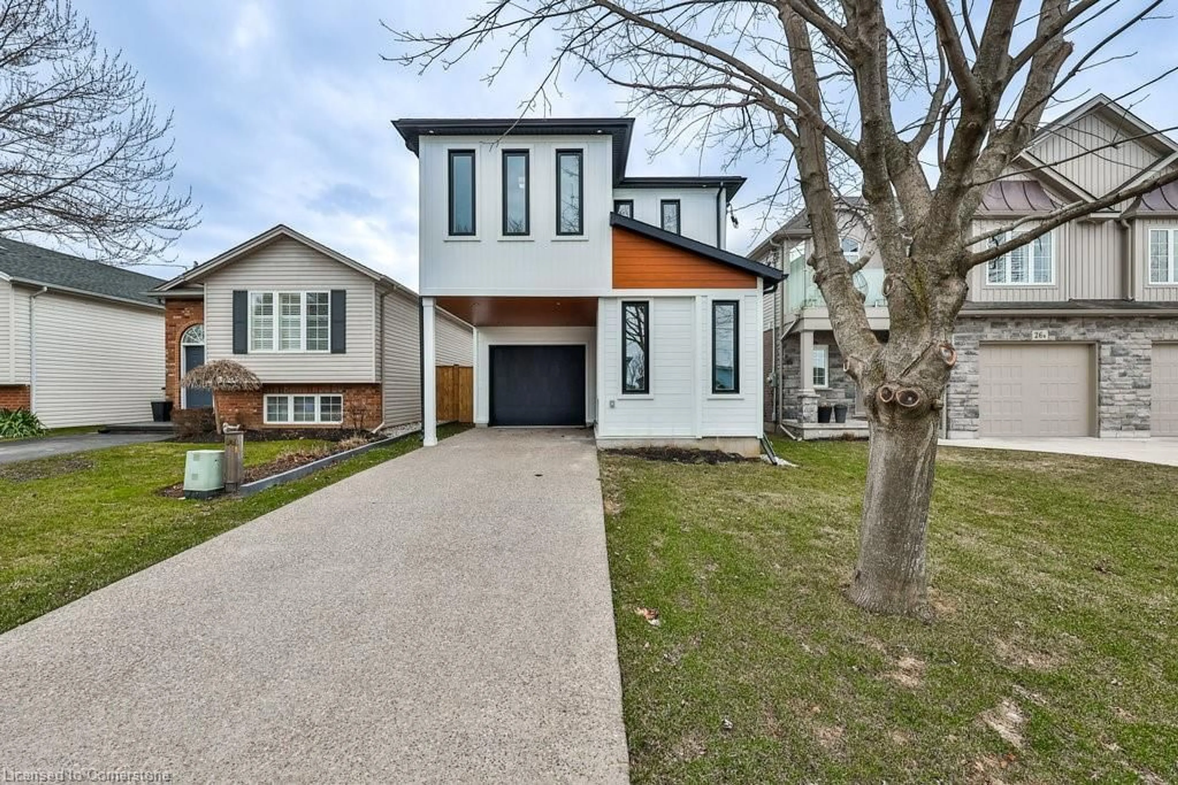 Home with brick exterior material, street for 28 Lakeside Dr, St. Catharines Ontario L2M 1P4