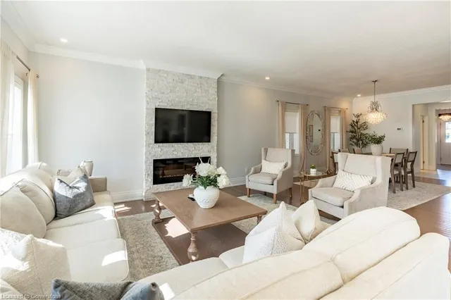 Additional property image - 565 Florencedale Cres