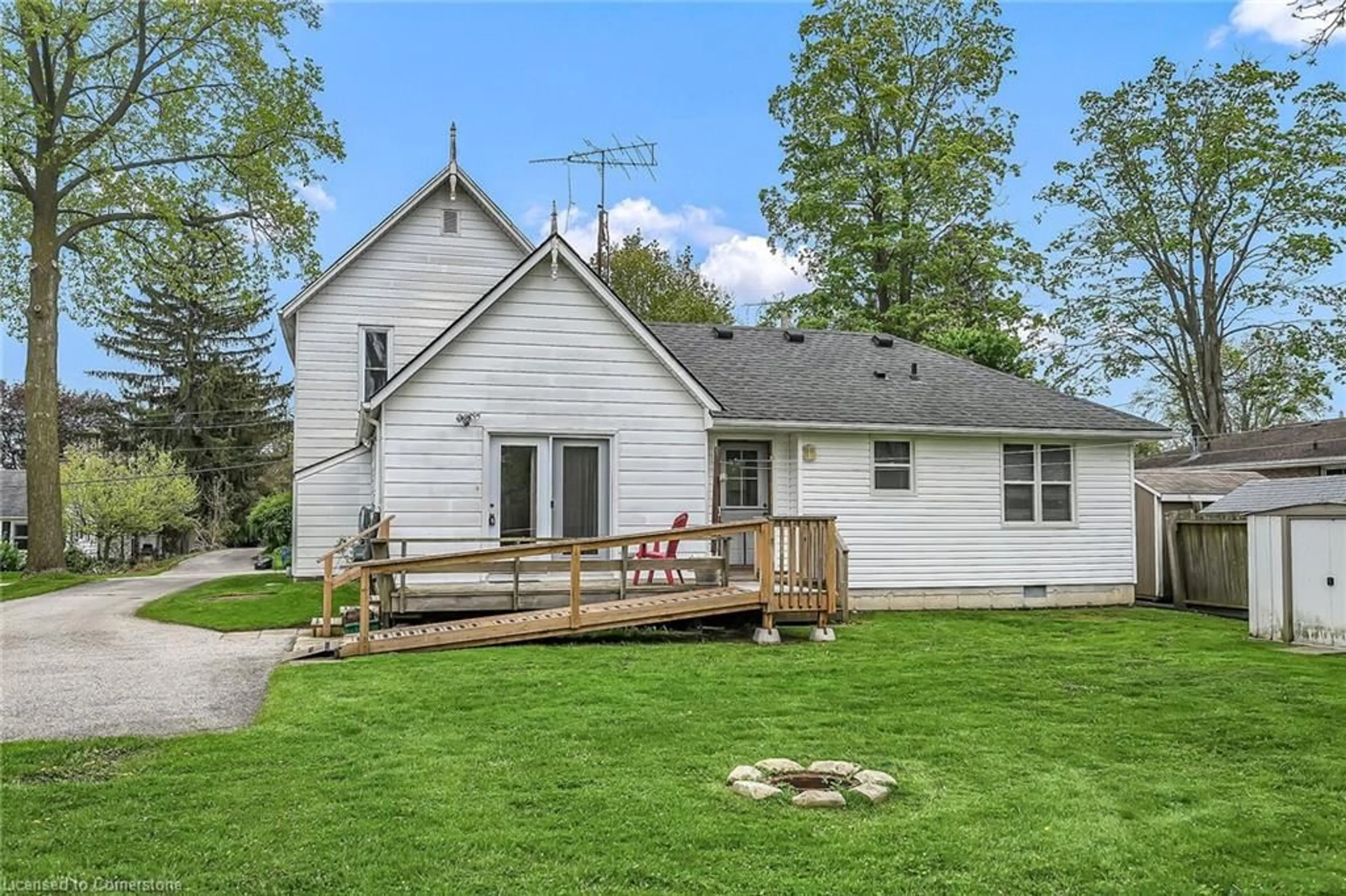 Patio, water/lake/river/ocean view for 7 Greenock St, Port Dover Ontario N0A 1N0