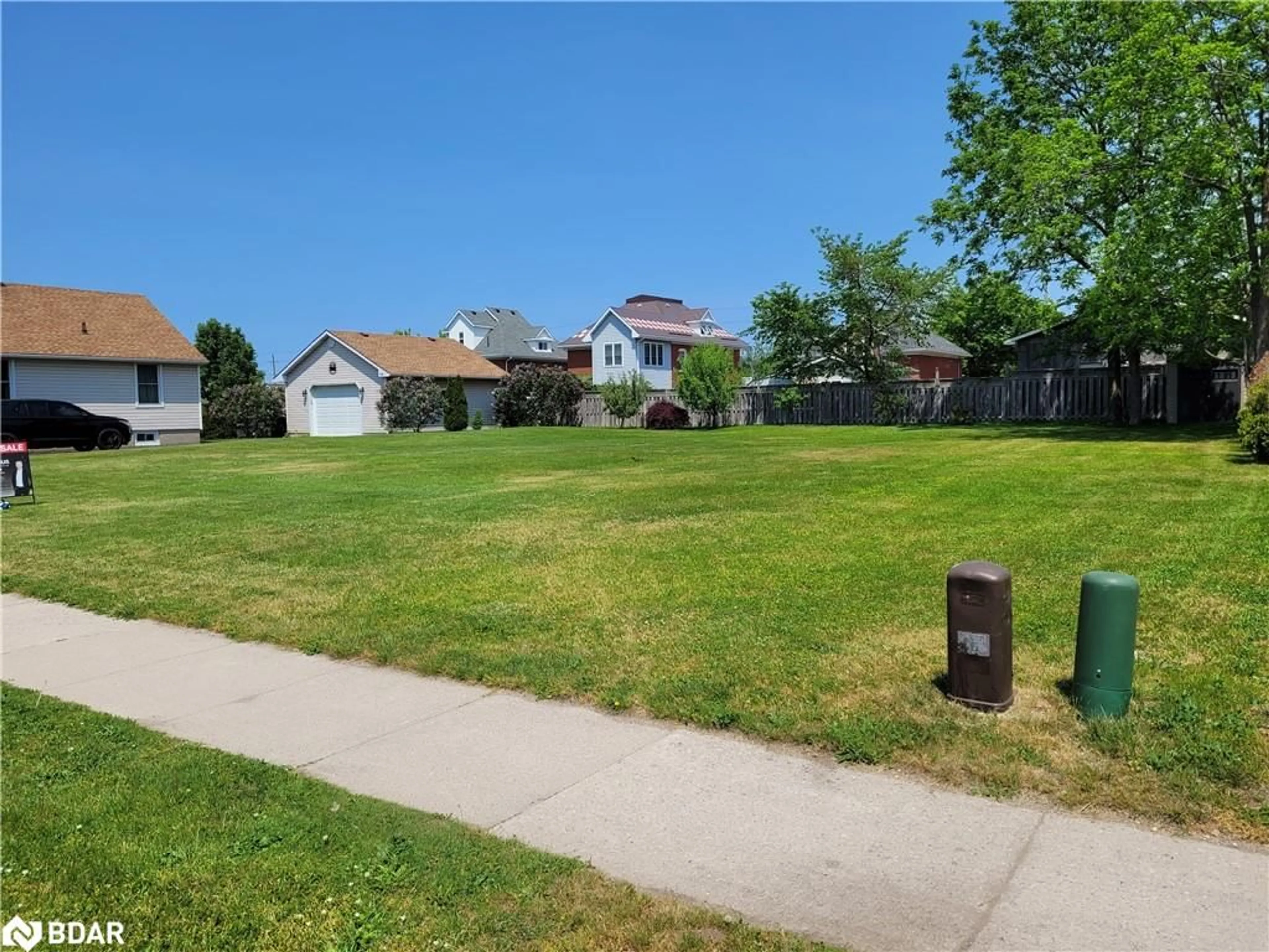 A pic from outside/outdoor area/front of a property/back of a property/a pic from drone, street for L277 PL457 Elgin Ave, Goderich Ontario N7A 1K6