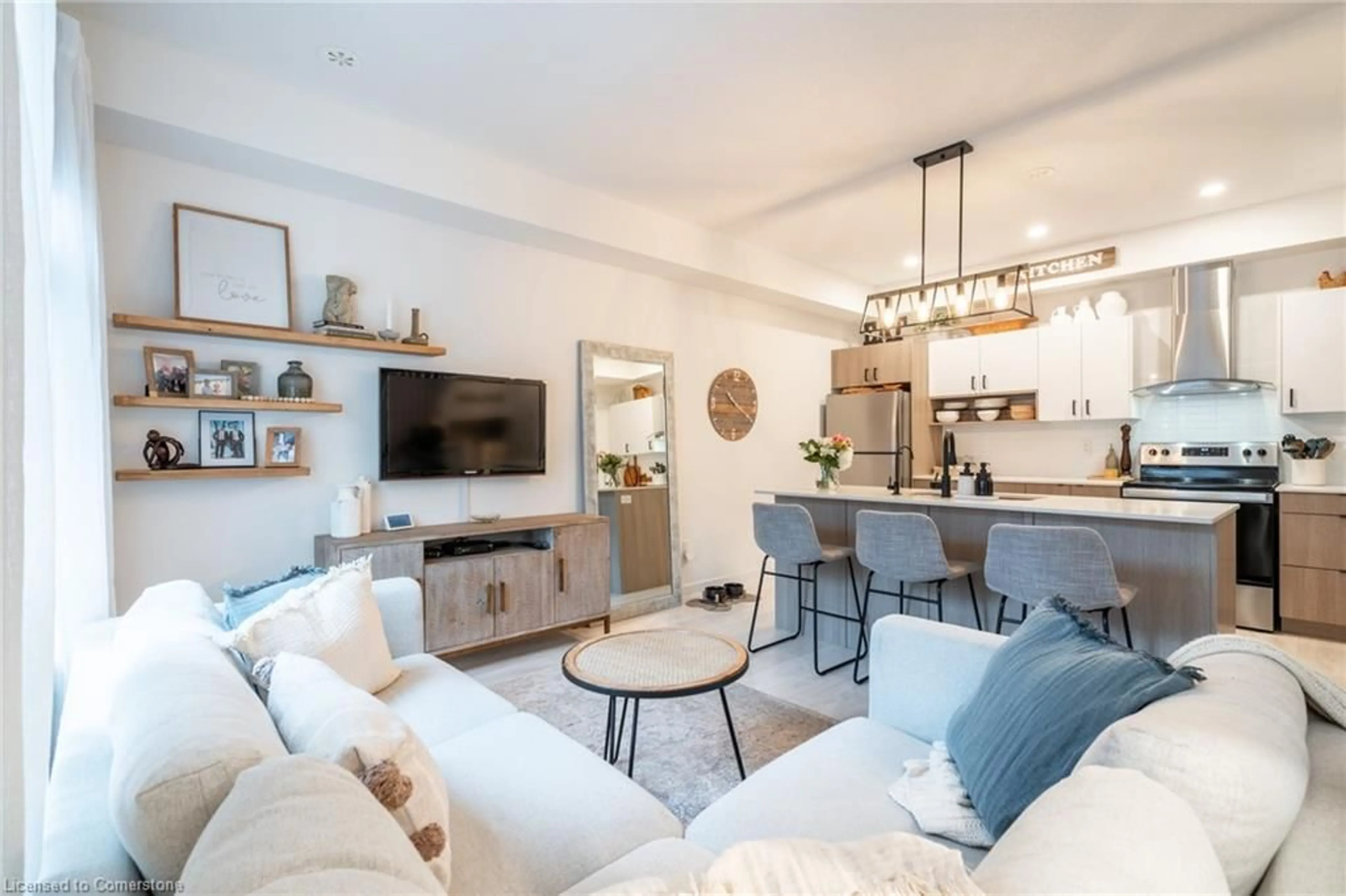 Living room with furniture, unknown for 1121 Cooke Blvd #17, Burlington Ontario L7T 0C3