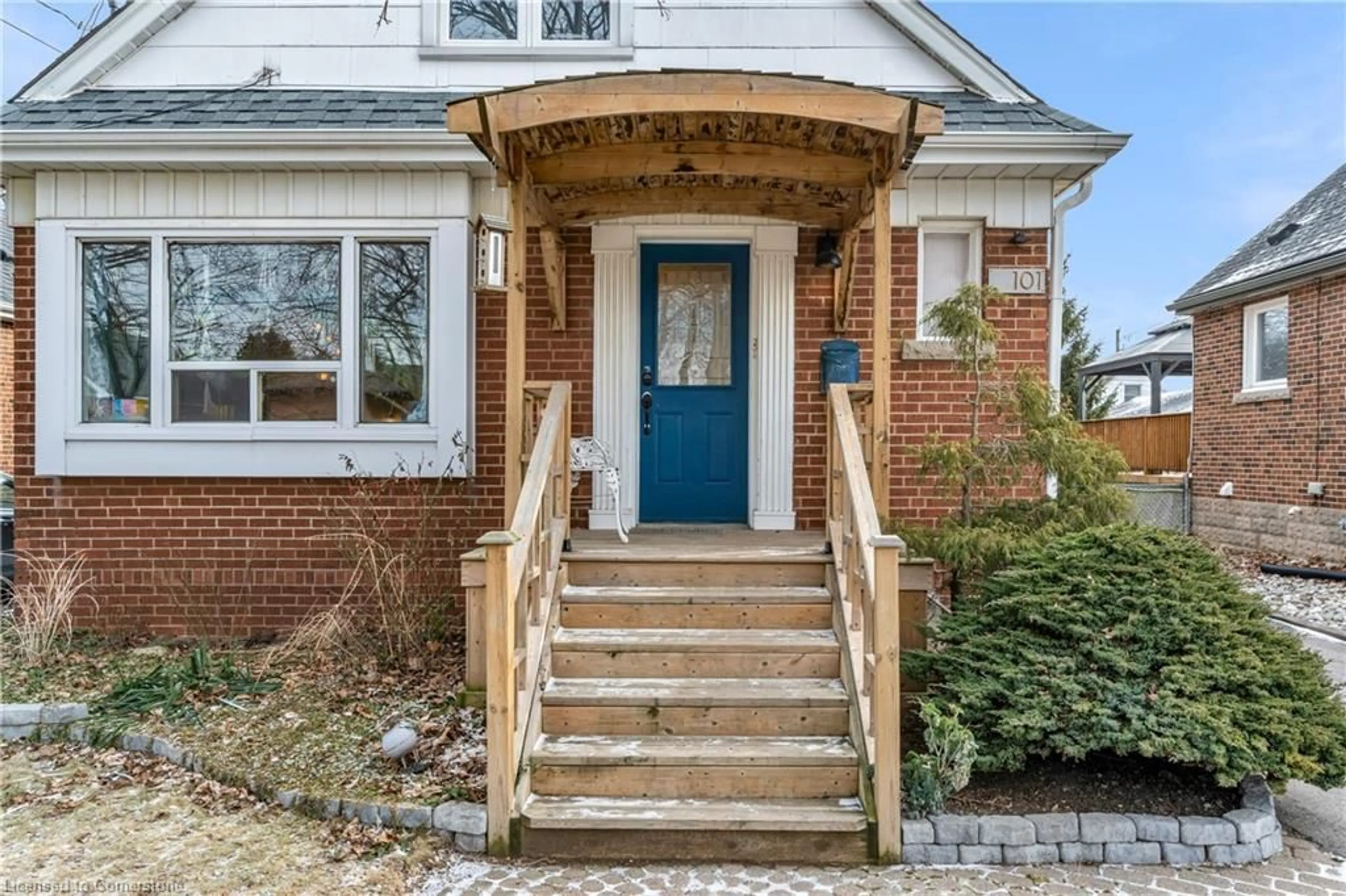 Home with brick exterior material, street for 101 Erin Ave, Hamilton Ontario L8K 4W1