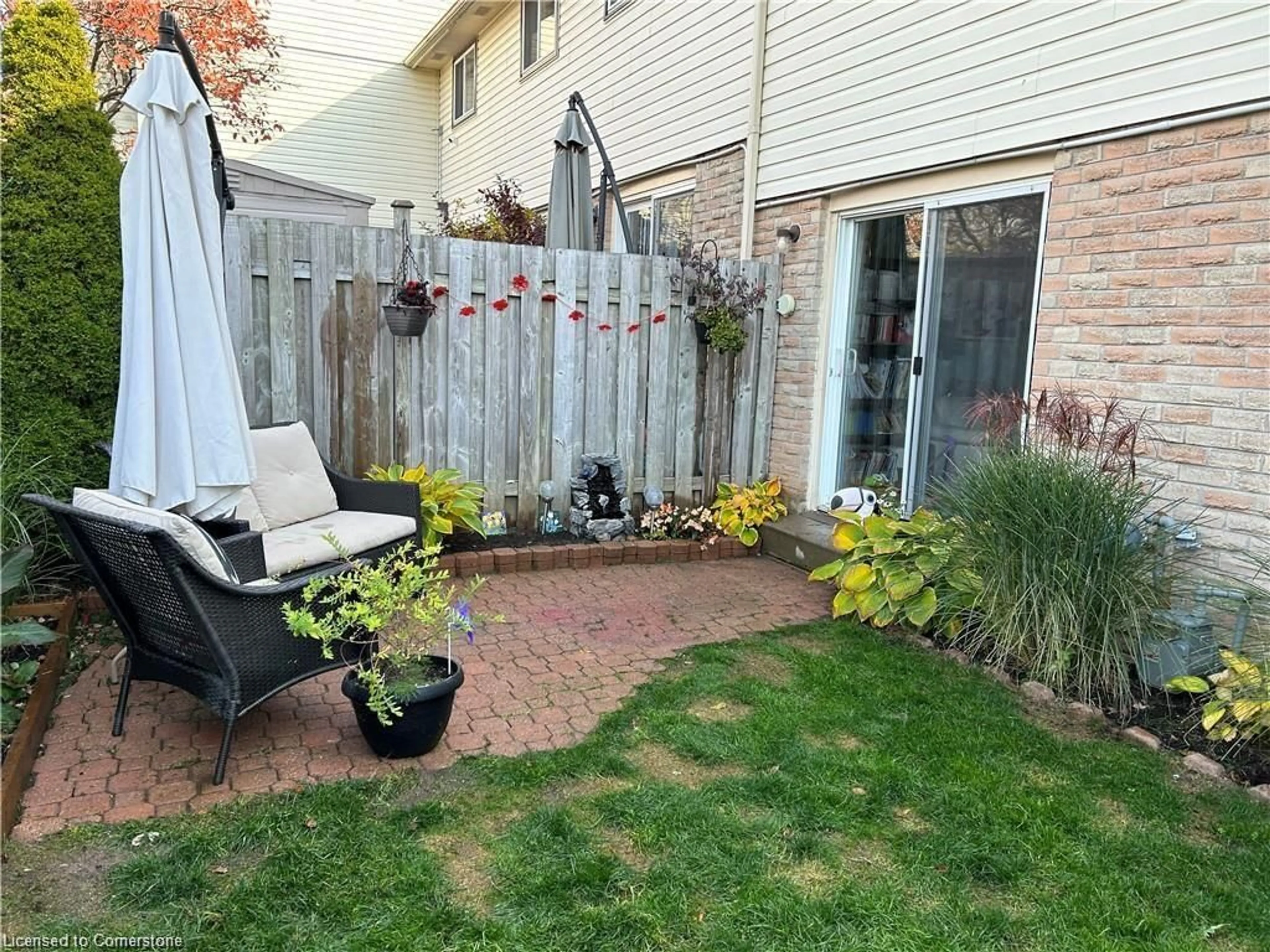 Patio, street for 675 Westmount Rd #17, Kitchener Ontario N2E 2J3