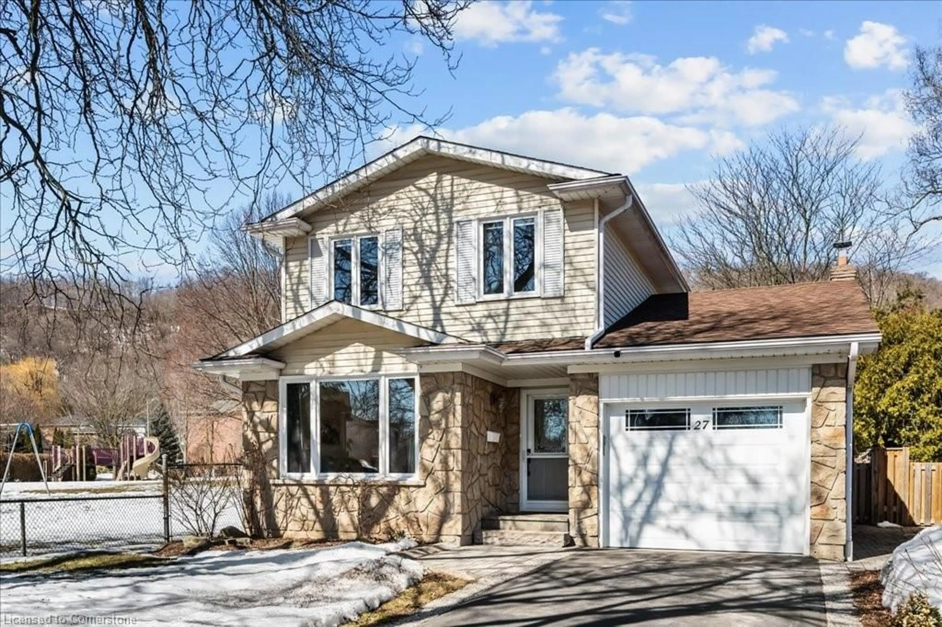 Home with brick exterior material, street for 27 Parkway Pl, Dundas Ontario L9H 6K3