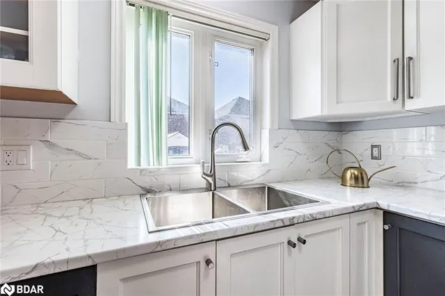 Additional property image - 450 Oaktree Cir
