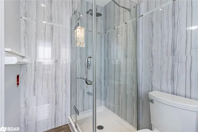 Additional property image - 450 Oaktree Cir