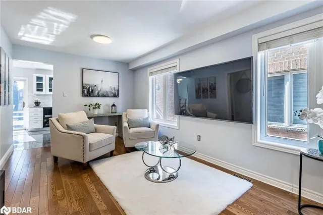 Additional property image - 450 Oaktree Cir