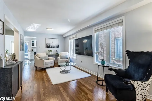 Additional property image - 450 Oaktree Cir
