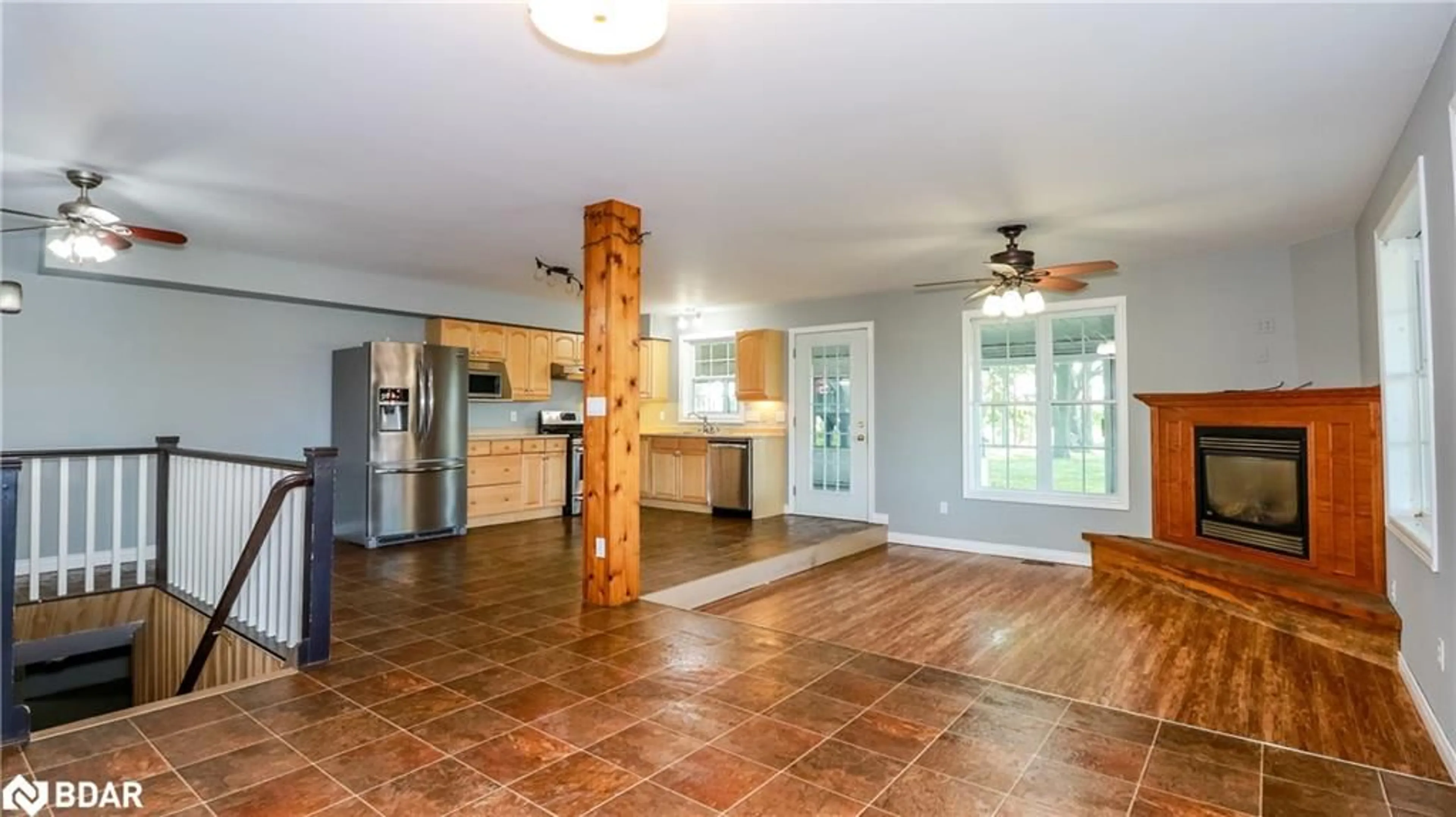 Open concept kitchen, unknown for 791 Horseshoe Valley Rd, Coldwater Ontario L0K 1E0