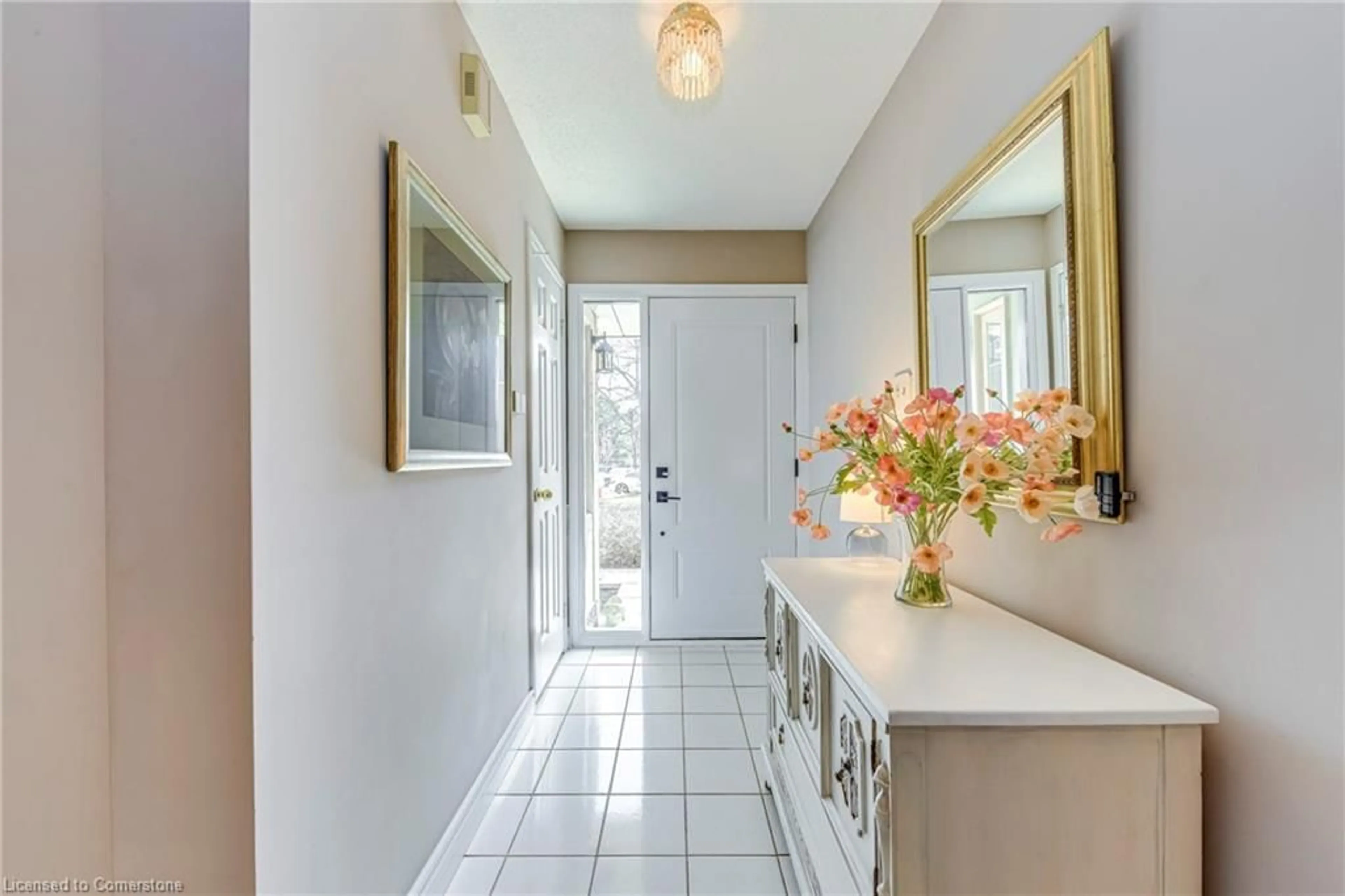 Indoor entryway for 3100 Fifth Line #16, Mississauga Ontario L5L 5V5