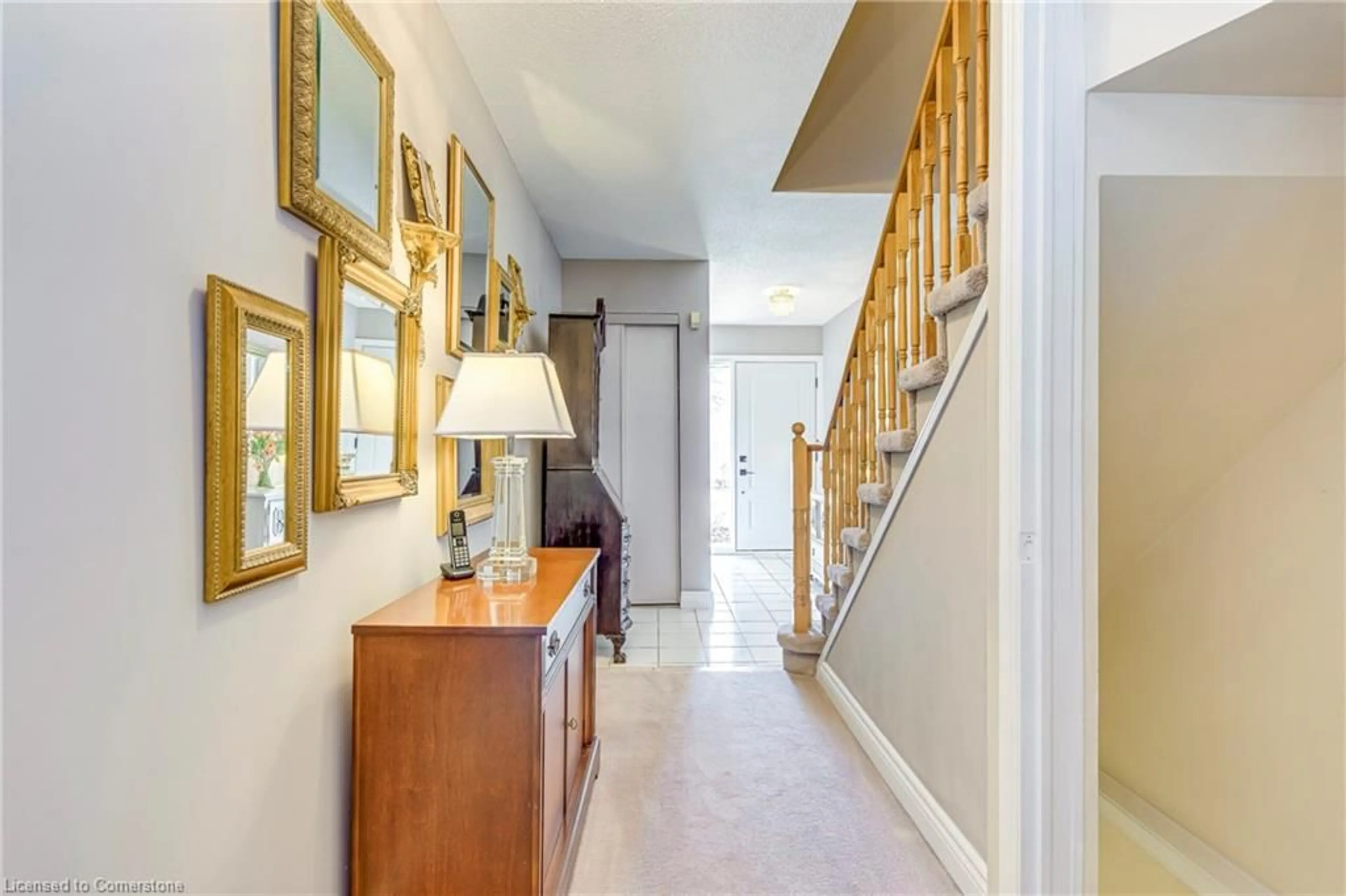 Indoor foyer for 3100 Fifth Line #16, Mississauga Ontario L5L 5V5