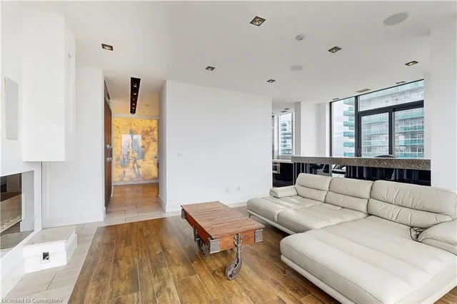 Additional property image - 2121 Lake Shore Blvd Unit UPH2701