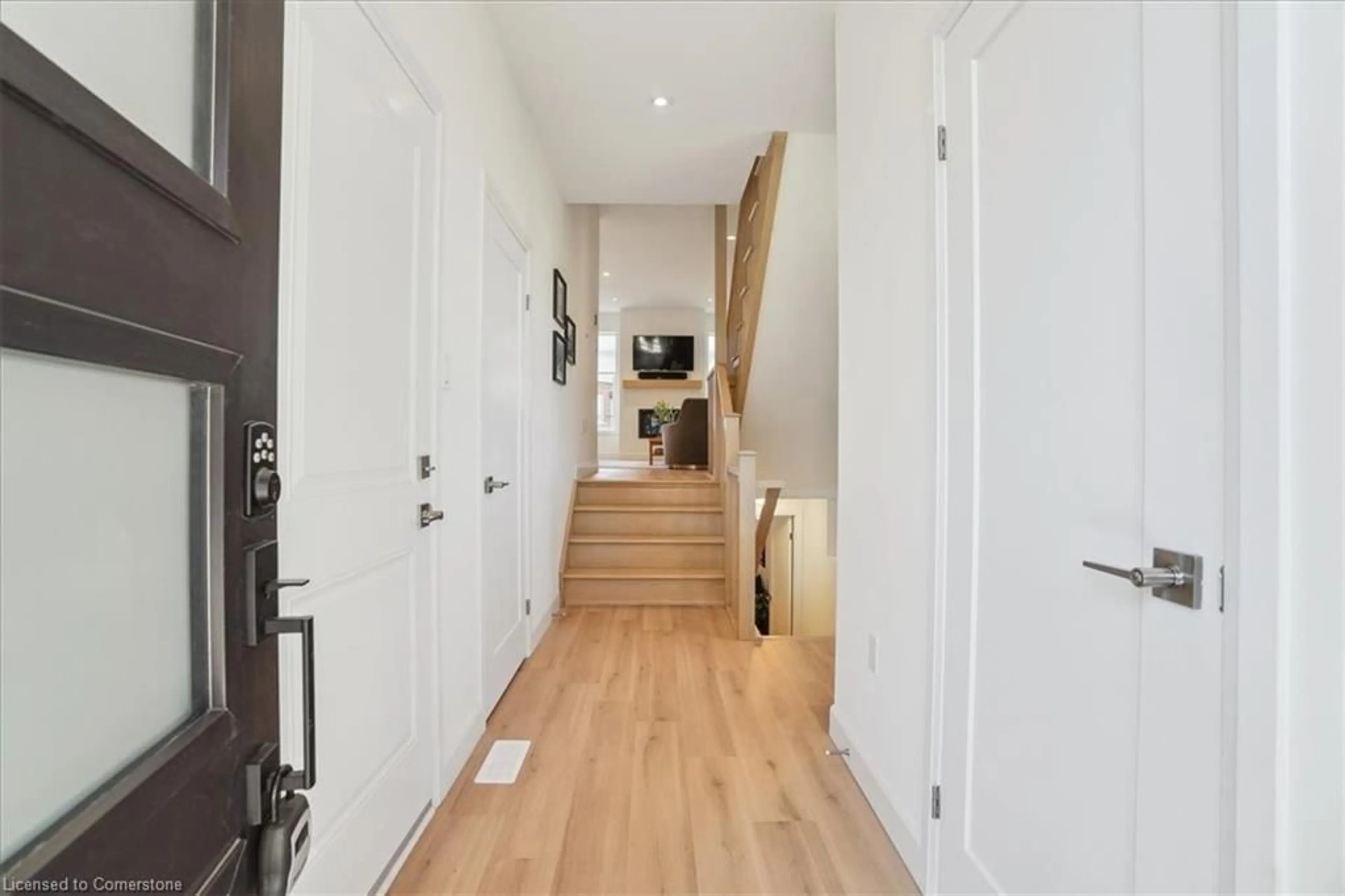 Indoor foyer for 67 Cadwell Lane, Hamilton Ontario L9C 0E8