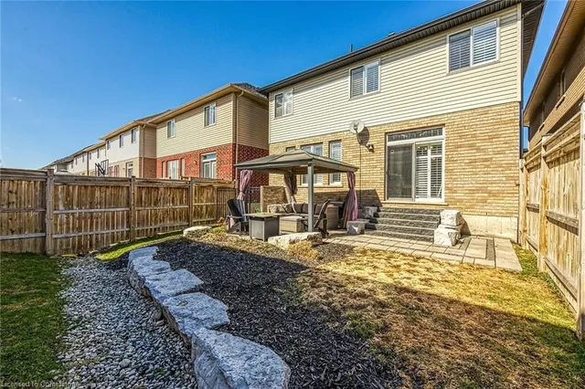 Additional property image - 8 Chartwell Cir