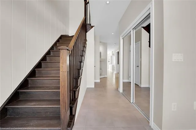Additional property image - 8 Chartwell Cir