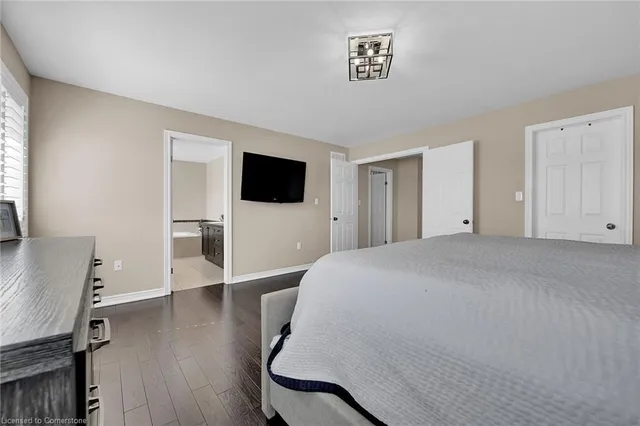 Additional property image - 8 Chartwell Cir