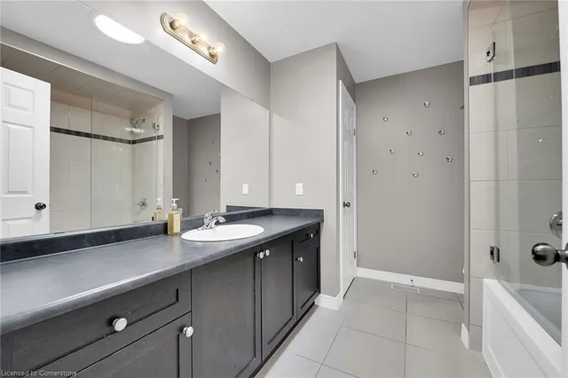 Additional property image - 8 Chartwell Cir