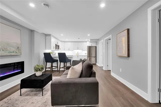 Additional property image - 8 Chartwell Cir