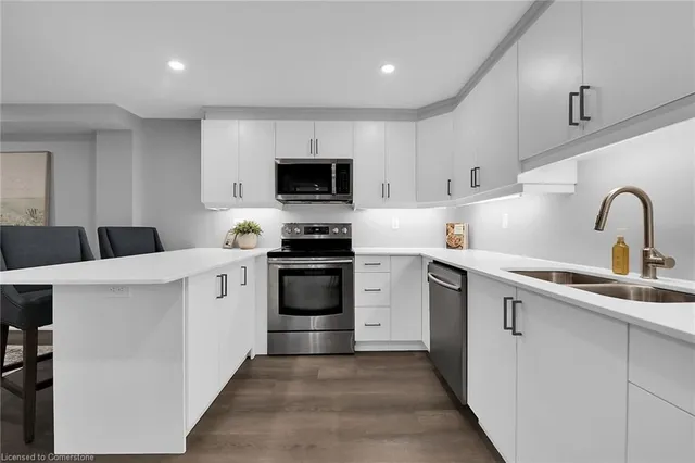 Additional property image - 8 Chartwell Cir