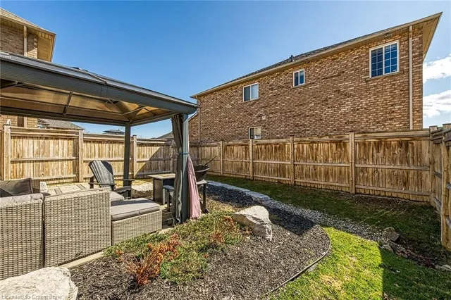 Additional property image - 8 Chartwell Cir