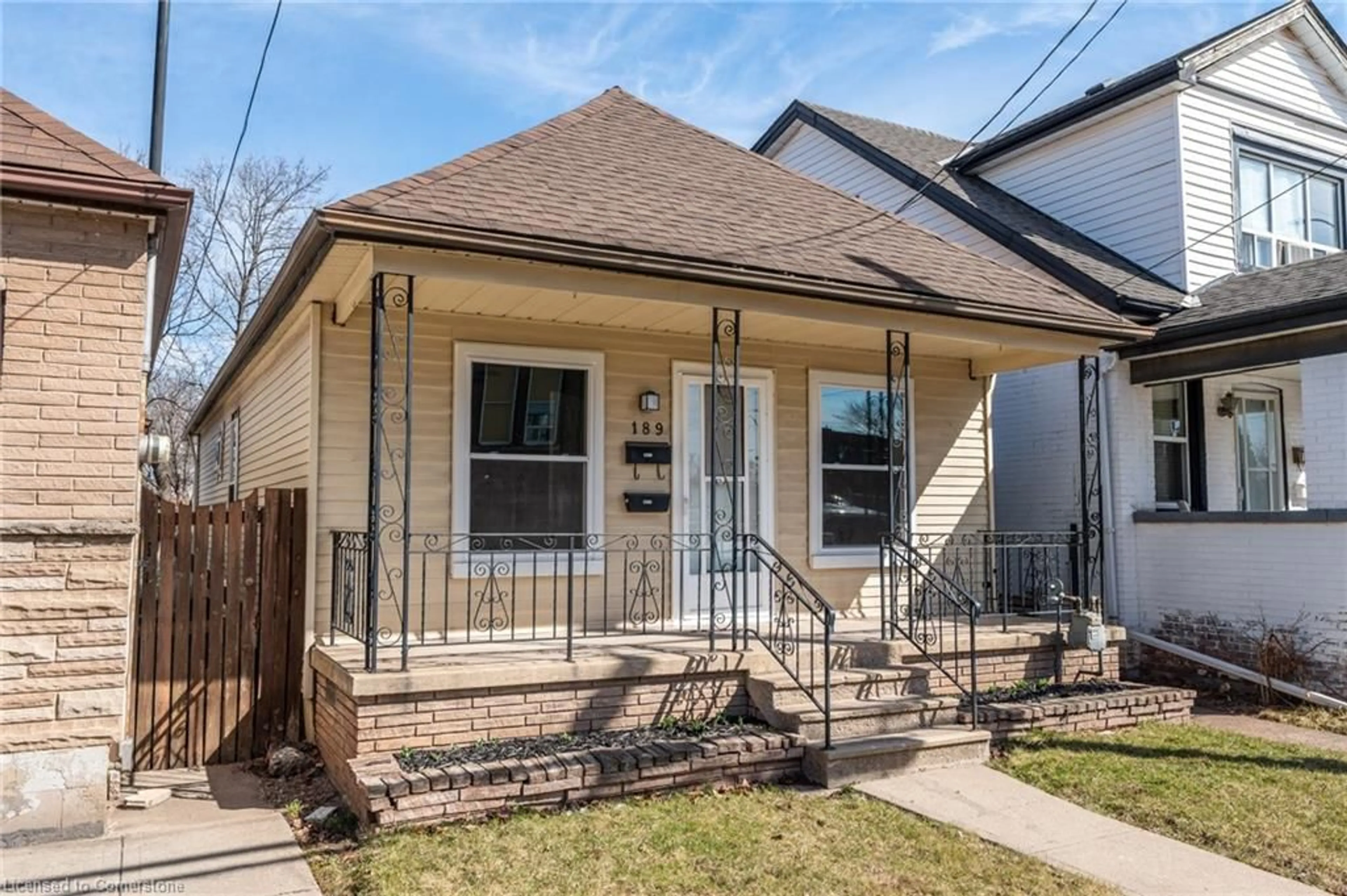 Home with brick exterior material, street for 189 Britannia Ave, Hamilton Ontario L8H 1X7