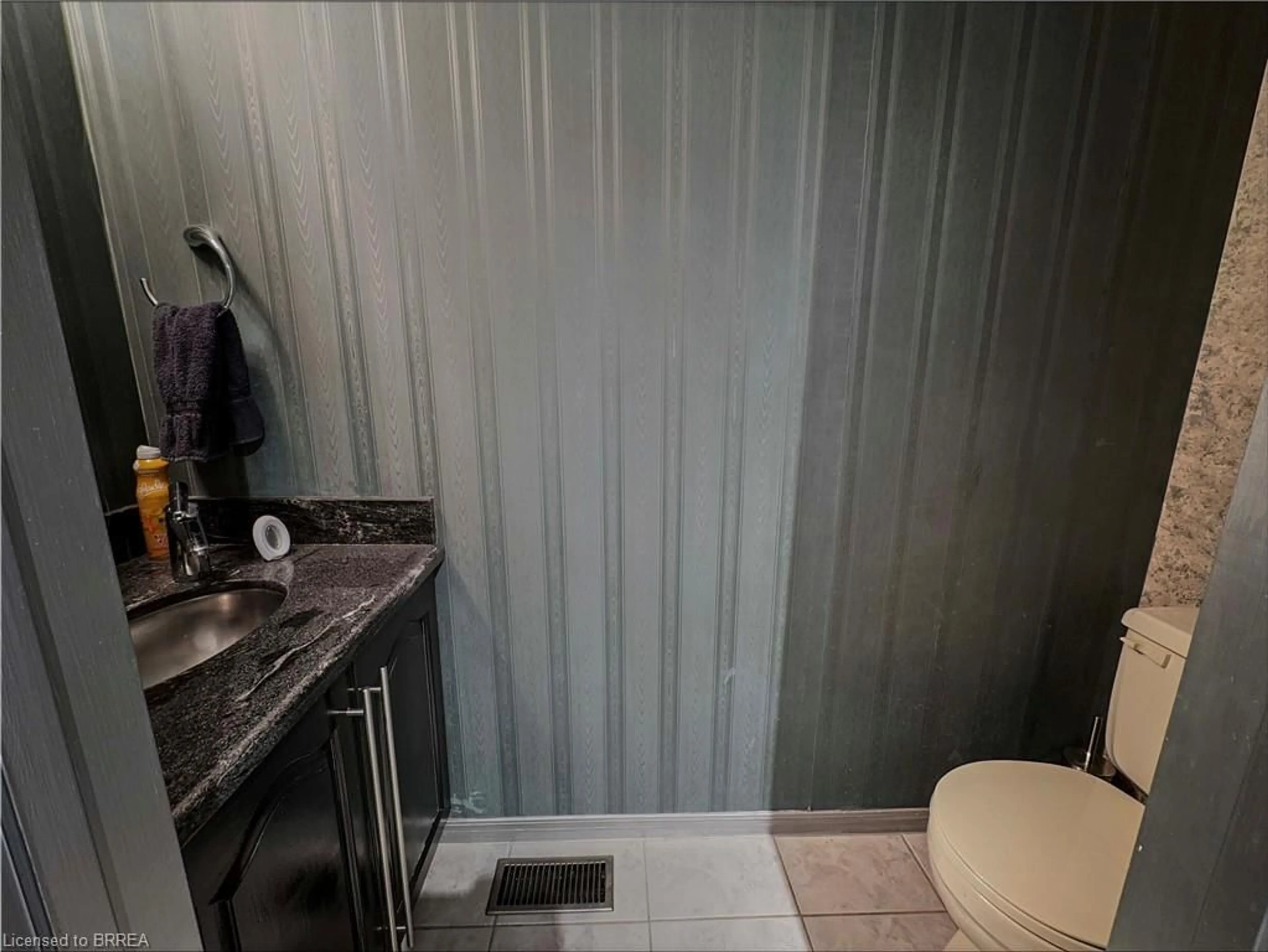 A pic of a room for 266 Memorial Dr, Brantford Ontario N3R 7H3
