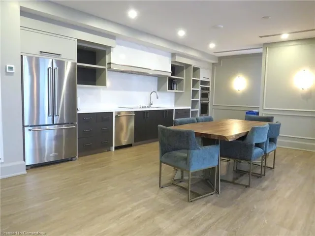 Additional property image - 470 Dundas St Unit 305