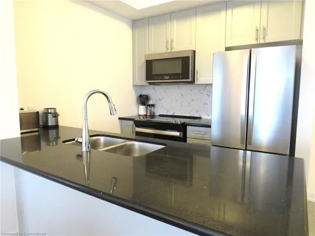 Additional property image - 470 Dundas St Unit 305