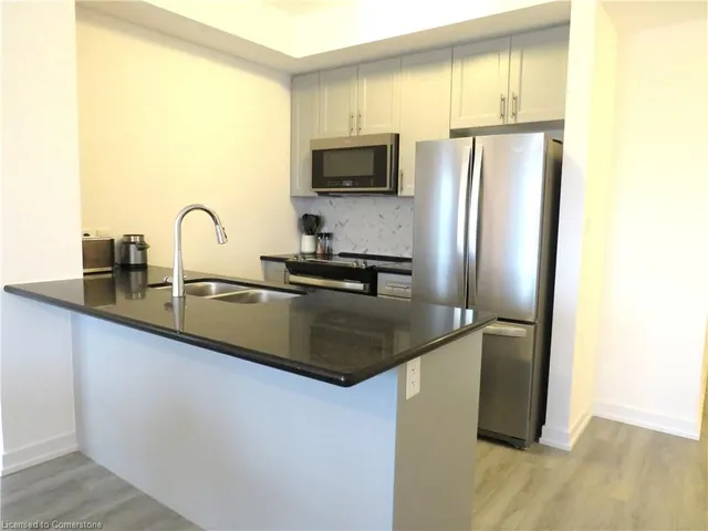Additional property image - 470 Dundas St Unit 305