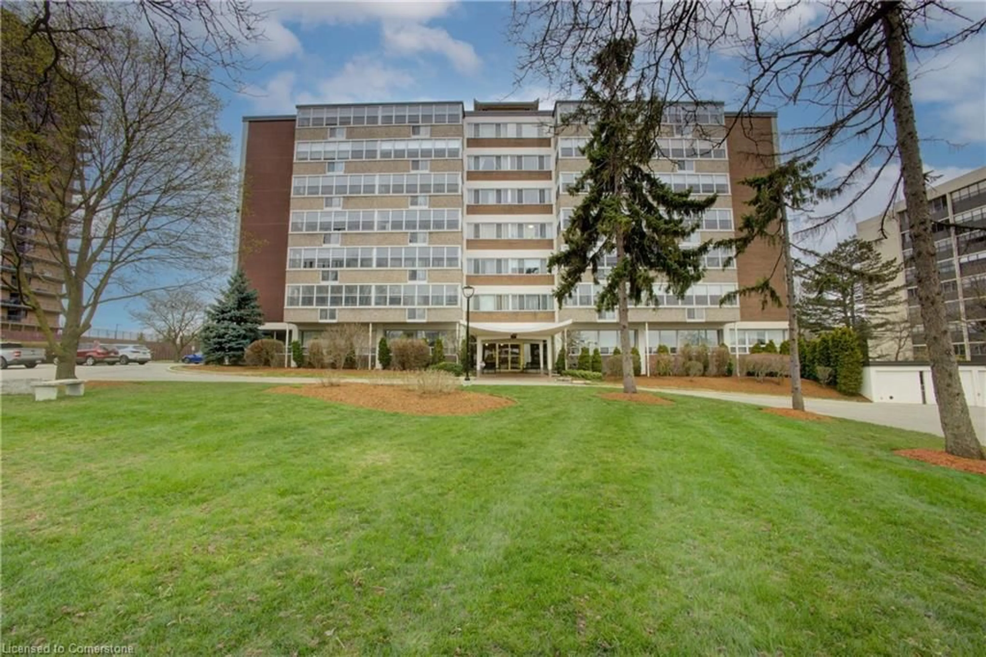 Patio, building for 45 Westmount Rd #101&103, Waterloo Ontario N2L 2R3