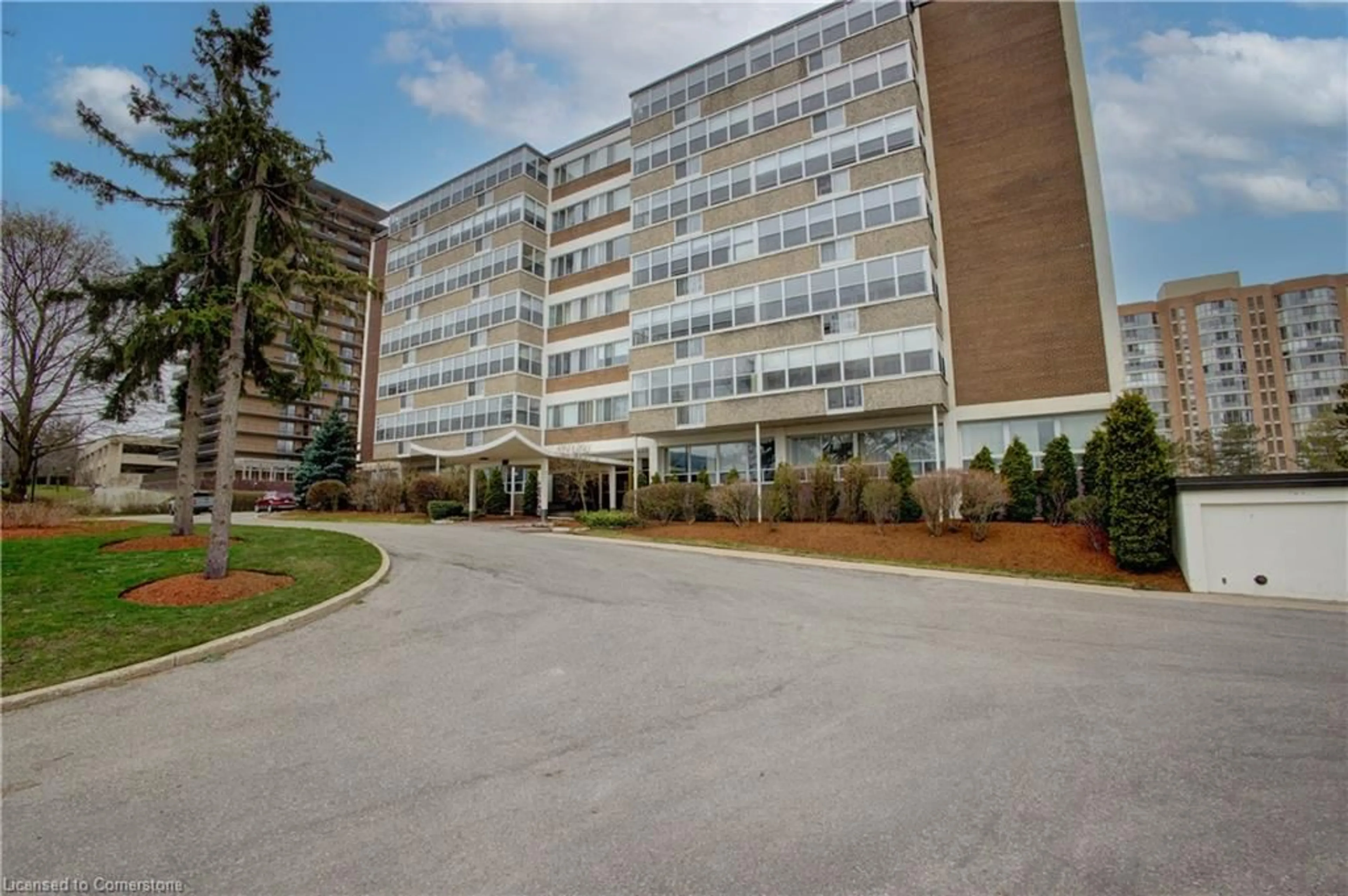 Patio, building for 45 Westmount Rd #101&103, Waterloo Ontario N2L 2R3