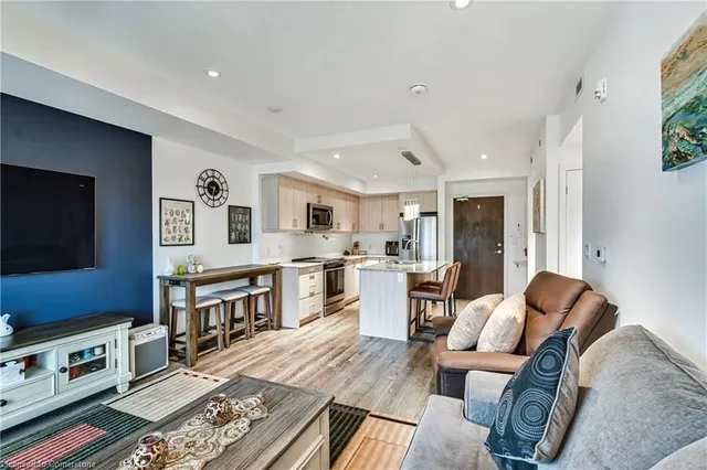 Additional property image - 16 Markle Cres Unit 403