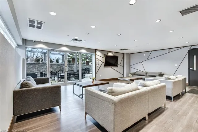 Additional property image - 16 Markle Cres Unit 403