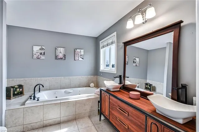 Additional property image - 27 Surrey Dr