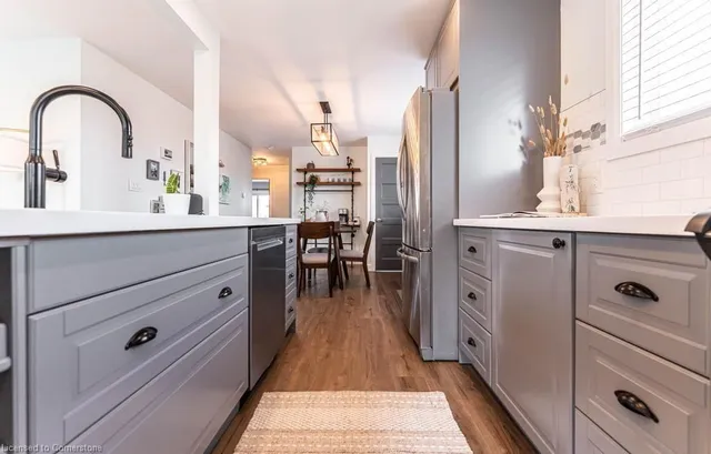 Additional property image - 14 Yorkdale Cres