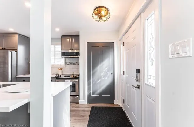Additional property image - 14 Yorkdale Cres