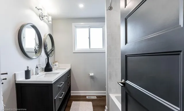 Additional property image - 14 Yorkdale Cres