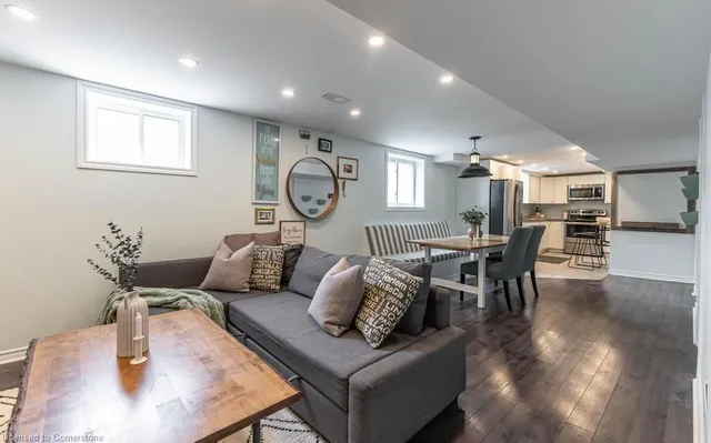 Additional property image - 14 Yorkdale Cres