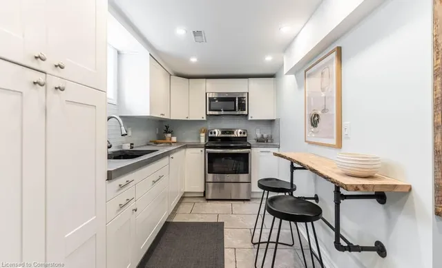 Additional property image - 14 Yorkdale Cres