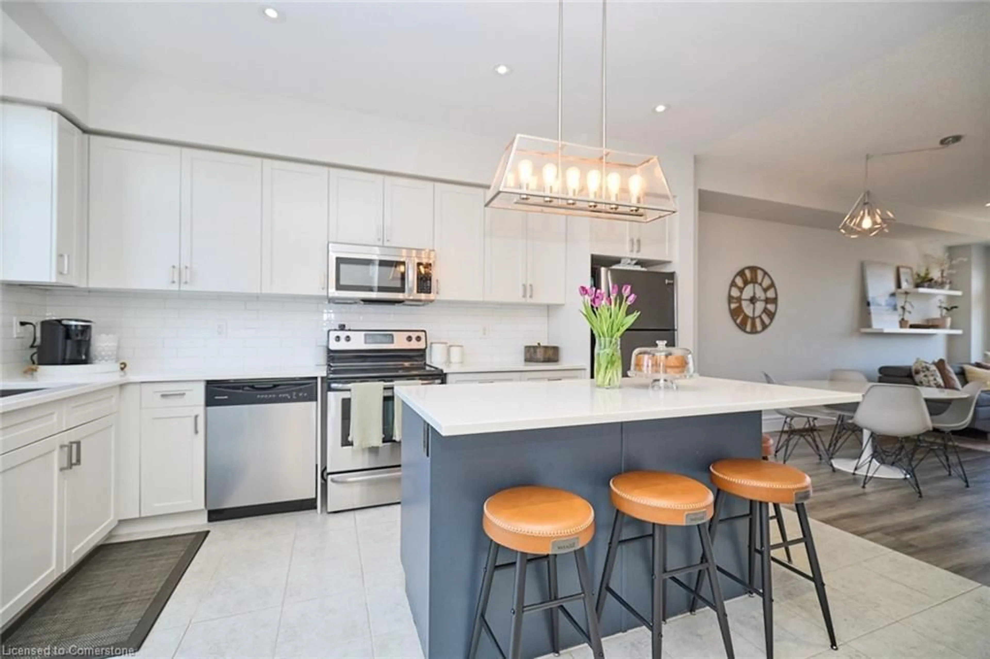 Open concept kitchen, ceramic/tile floor for 541 Winston Rd #3, Grimsby Ontario L3M 0C5
