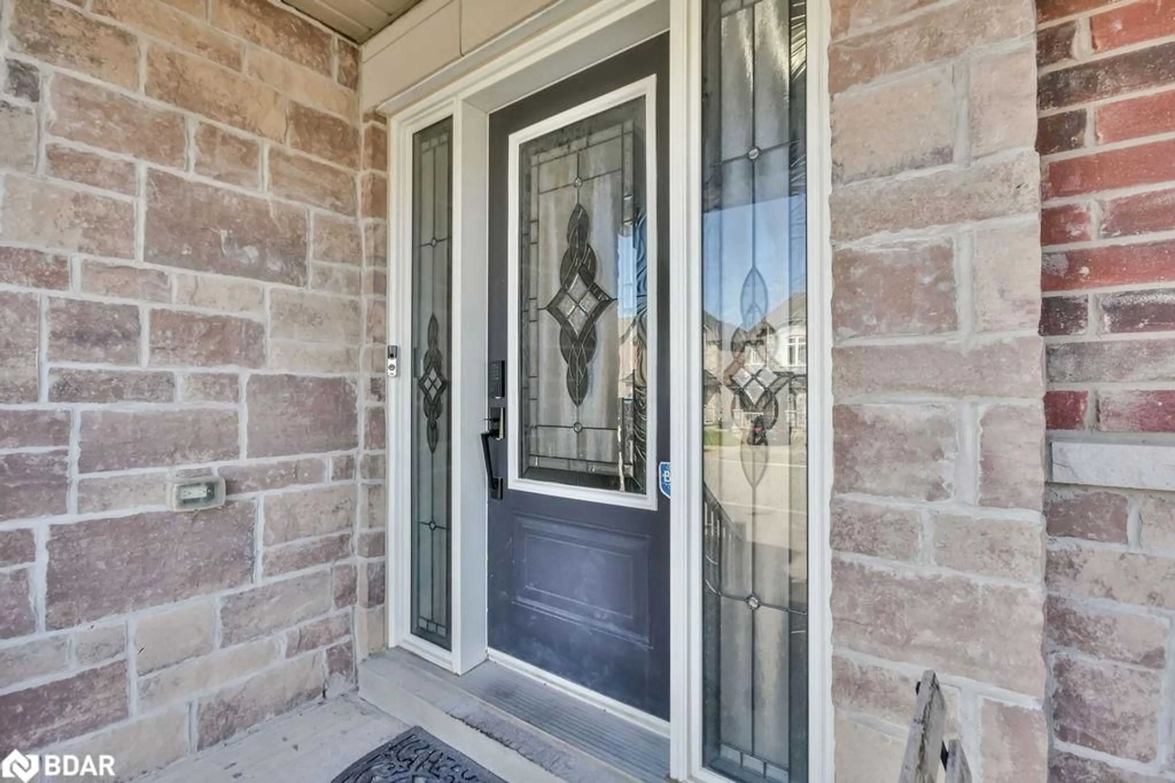 Indoor entryway for 55 Tyndall Dr, Bradford Ontario L3Z 4G7