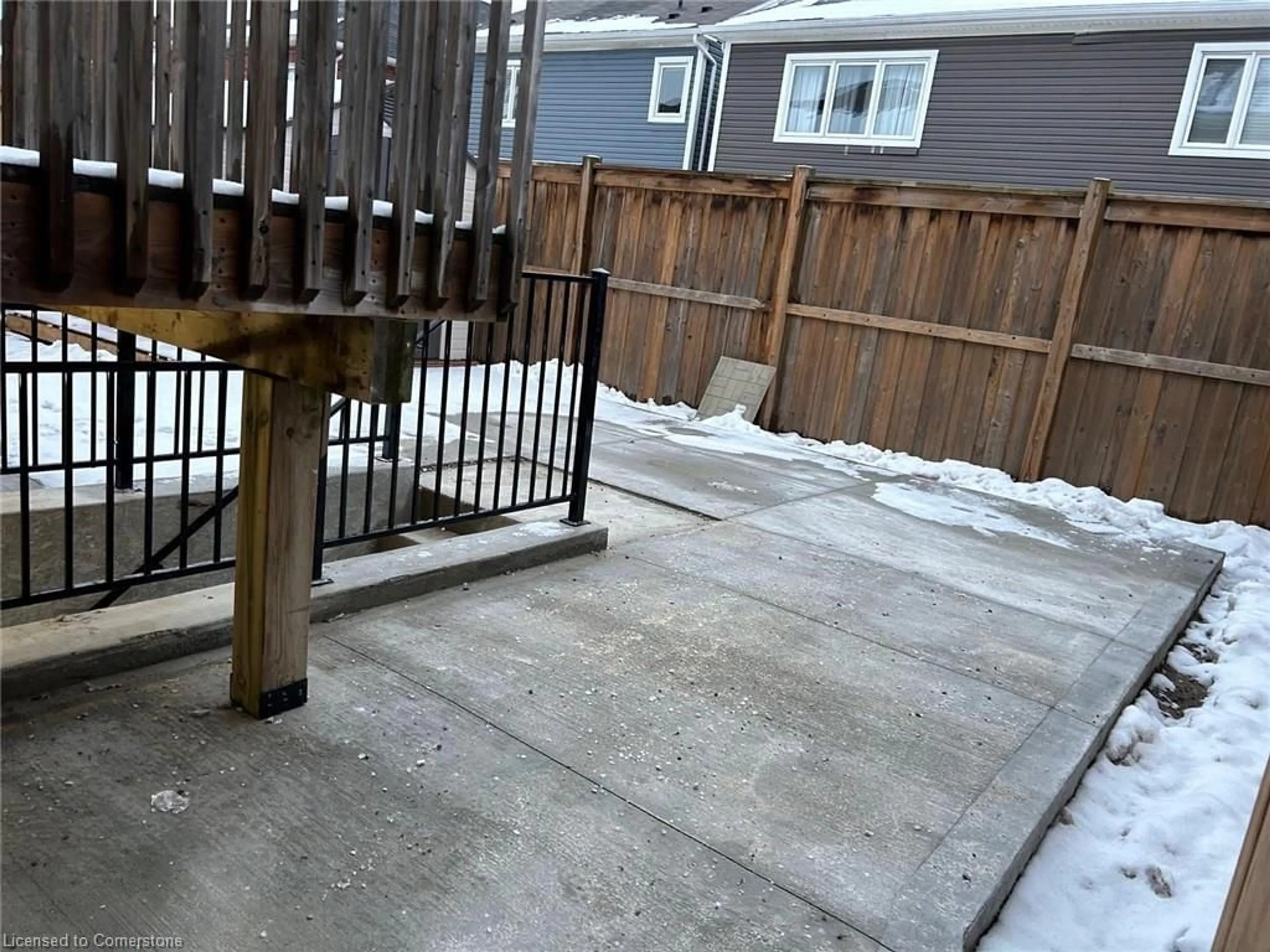 Patio, street for 31 Sofitel Dr, Kitchener Ontario N2R 0J3